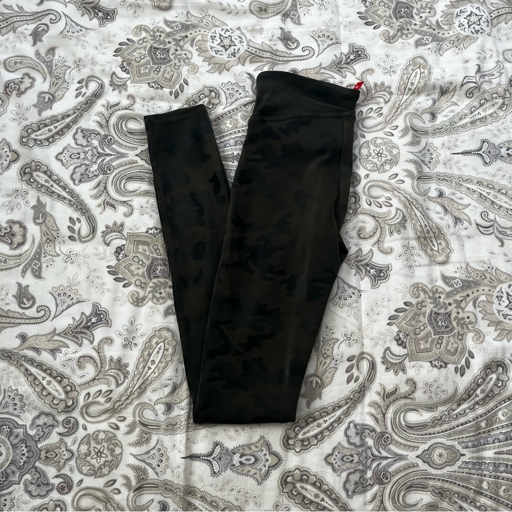 Spanx camo leggings size xsmall